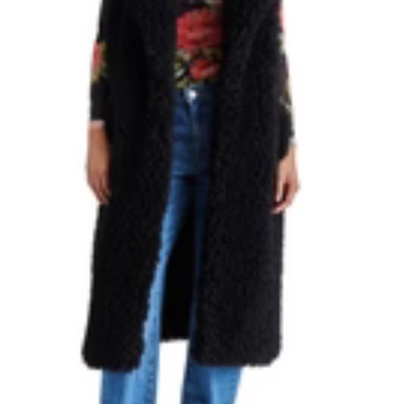 Gorgeous Steve Madden Faux Fur Vest. Size XL. Never worn. - Picture 2 of 5